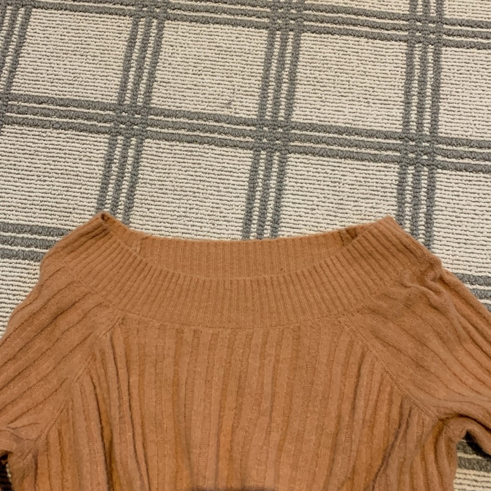Pretty sweater - Picture 3 of 4